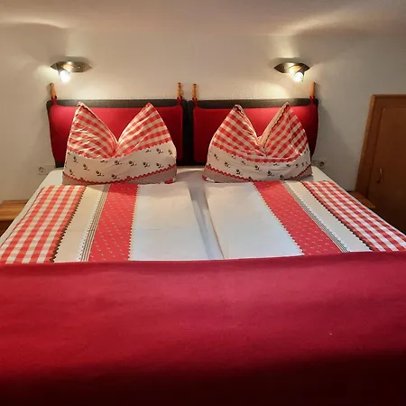 Neurauter Apartment *